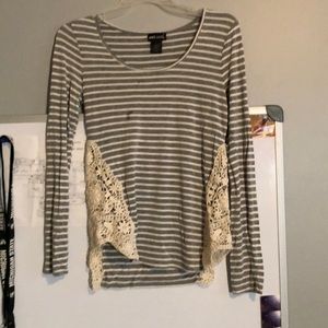 Long sleeve t-shirt